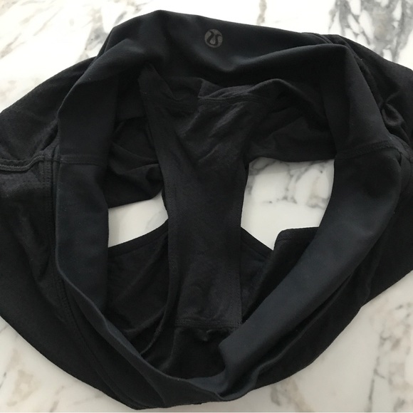 Lululemon V Waistband Shorts - Picture 5 of 5